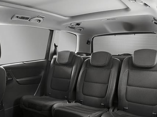 Rideaux solaires arrière et latéraux fixes