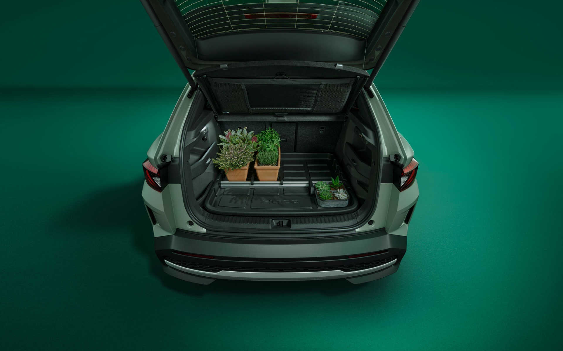 Bac de coffre plastique