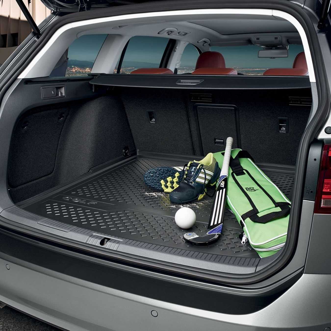 Tapis de coffre rigide pour Golf SW