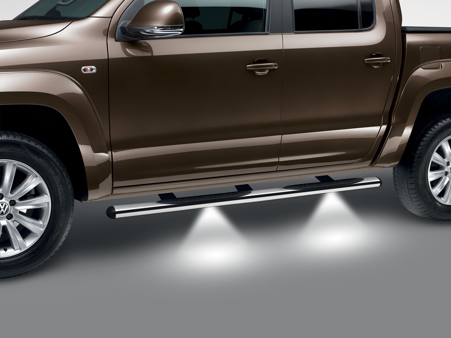 Marchepied en acier inoxydable brillant avec LED Amarok